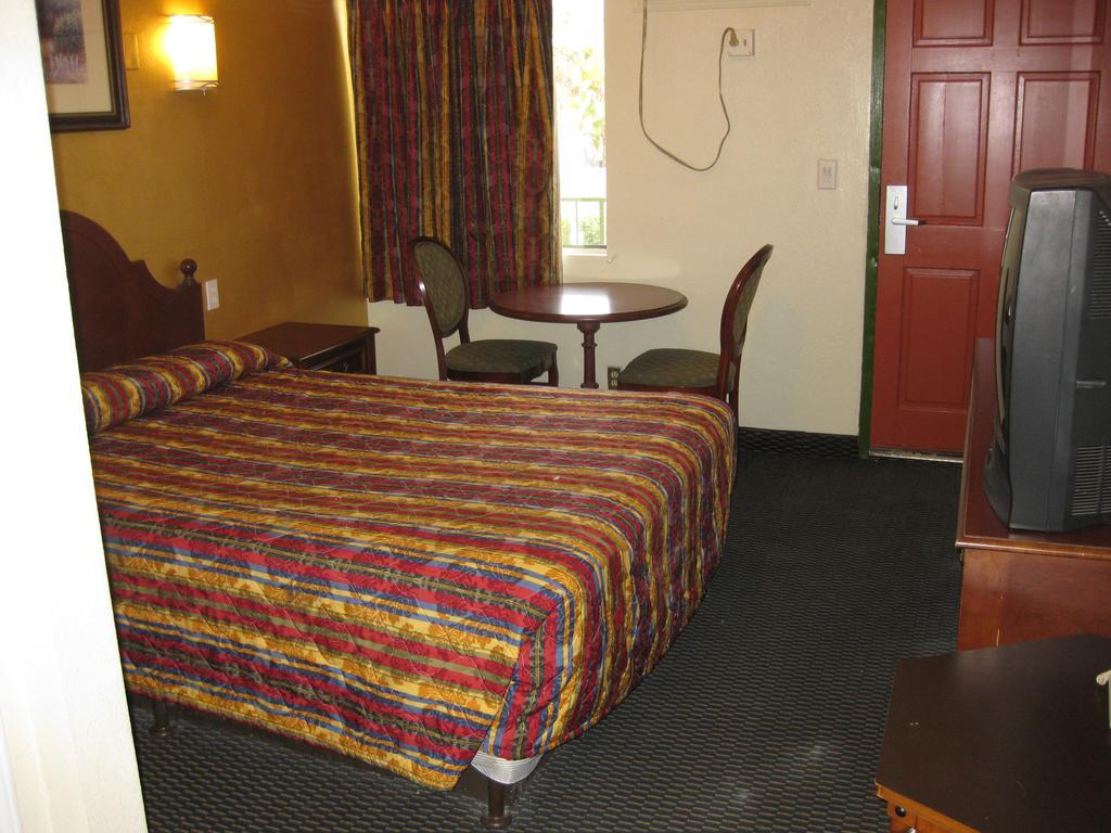 סן ברנרדינו Sunshine Motel מראה חיצוני תמונה